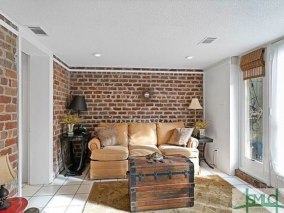 5th image of 405 E Charlton St #B