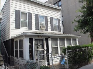 3427 33rd St, Astoria, NY 11106