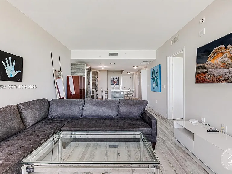 460 NE 28th St #1707 — Photo 5