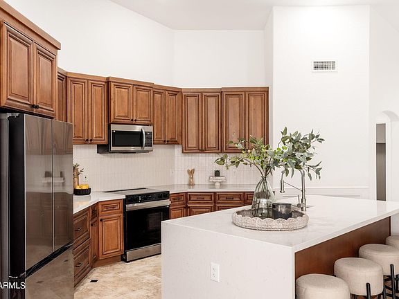 5th image of 8314 W BERRIDGE Lane