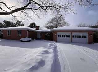 653 Bay View Dr, Mishawaka, IN 46544