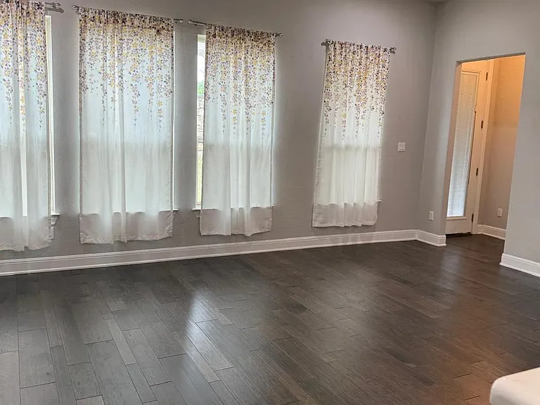 2637 Enza Dr — Photo 4