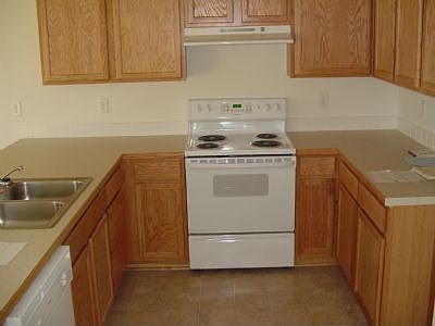 2nd image of 4550 Aster St