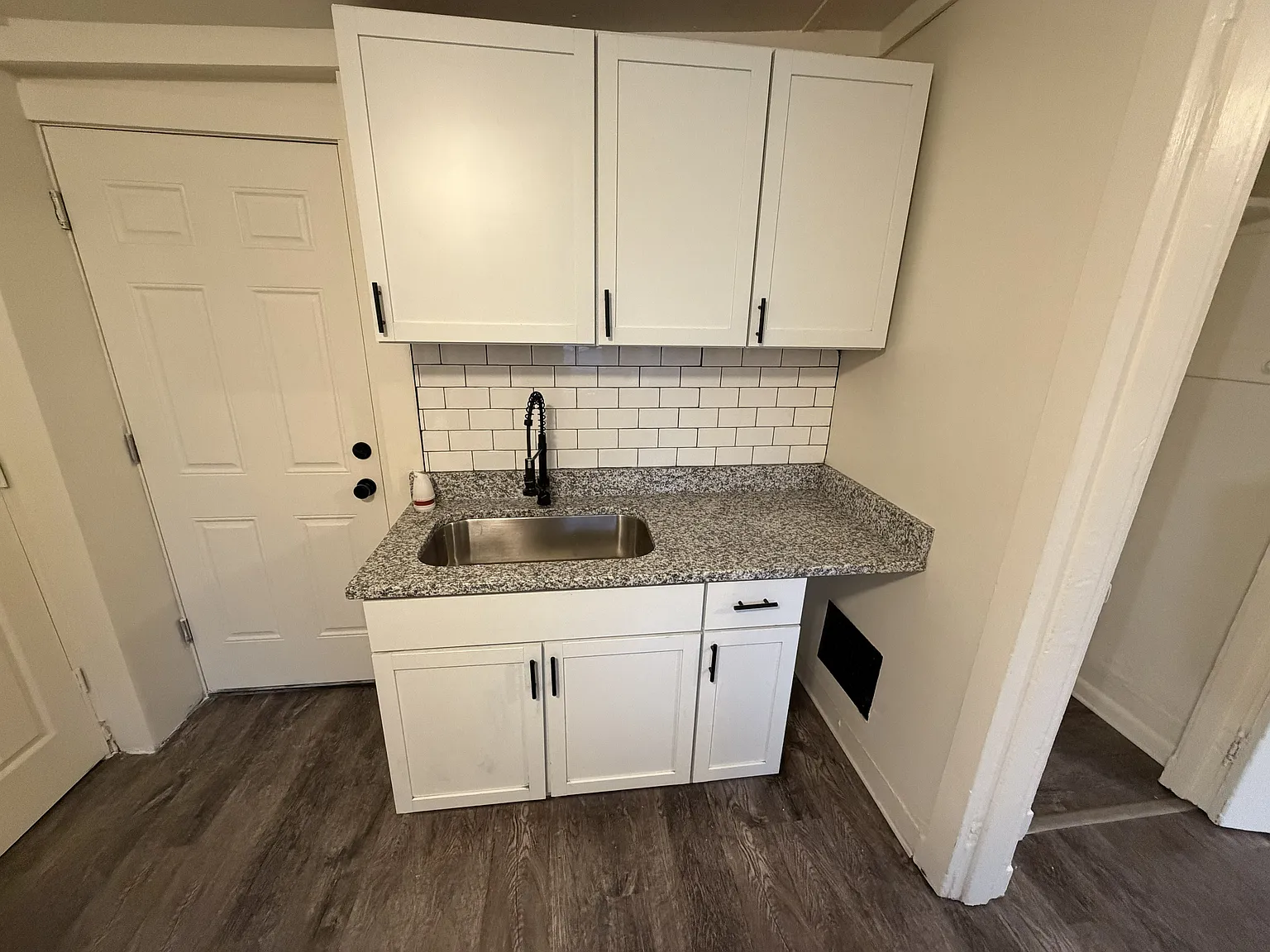 Edgewood Apartments — Photo 1