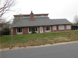 100 W Foxwood Dr, Raymore, MO 64083