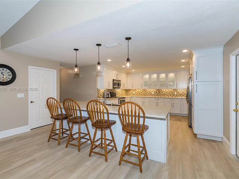 850 Amherst Ave — Photo 9