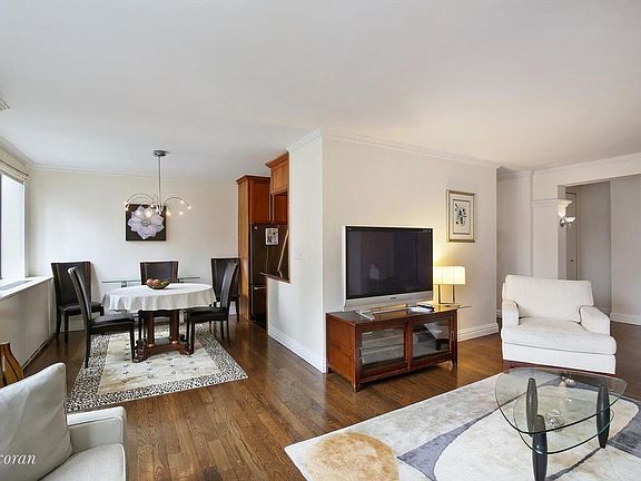 5th image of 30 W 61st St APT 16C