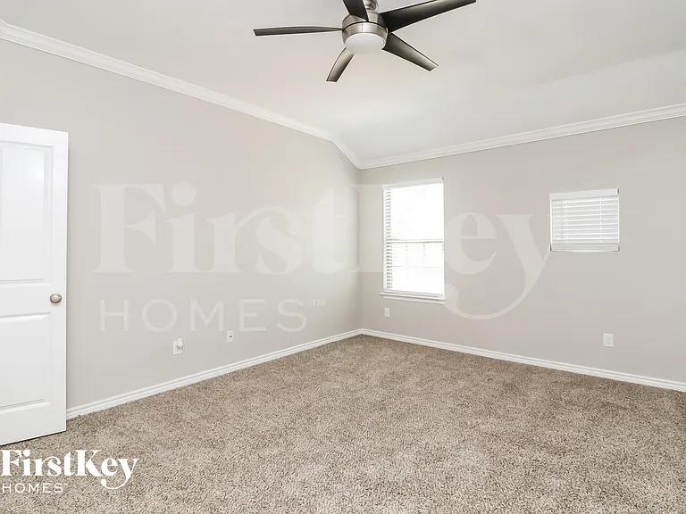 3805 Whisper Hollow Way — Photo 10