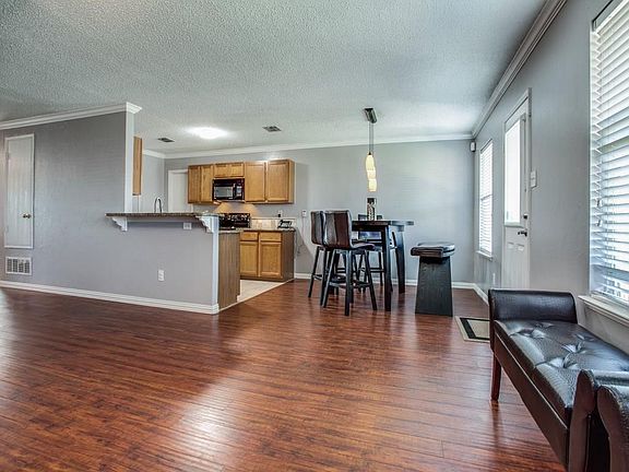 3rd image of 1408 Starpoint Ln