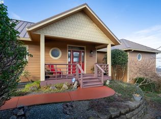 409 Crest Ter, Rockaway Beach, OR 97136