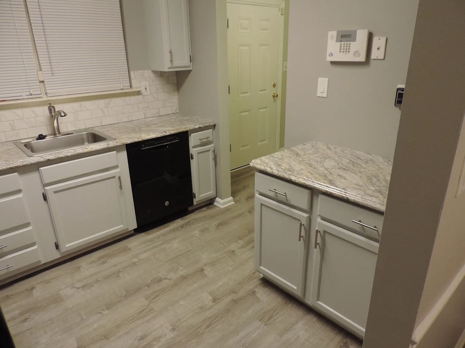 328 Woodside Pl photo 1