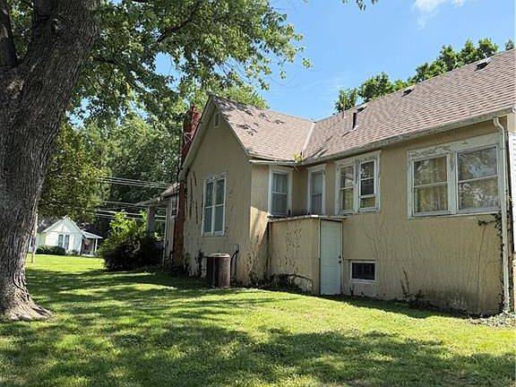 5th image of 314 E Main St