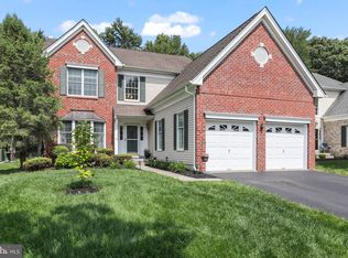 5 Lenmore Ct, Princeton, NJ 08540
