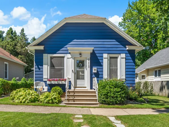 913 Wolcott Ave, Saint Joseph, MI 49085