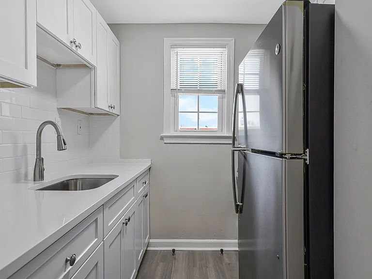 739 N Oakland St — Photo 21