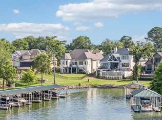 3033 Lakeshore Dr, Old Hickory, TN 37138
