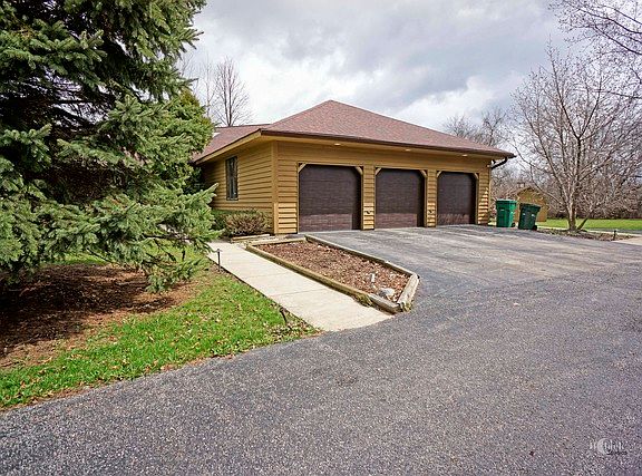 3rd image of 34889 Oak Knoll Cir