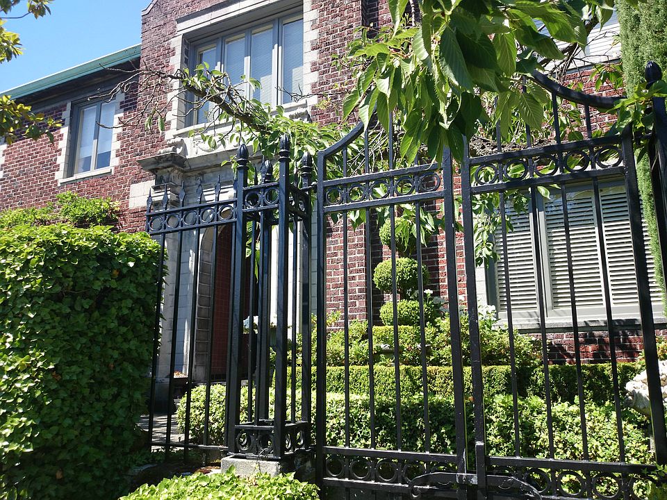 2nd image of 1000 E Howe St