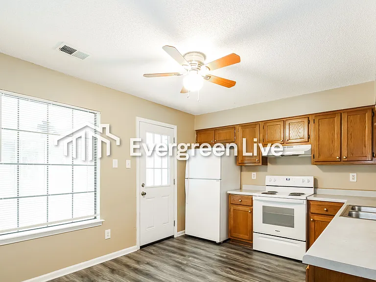 2800 Maryland Cir W — Photo 6