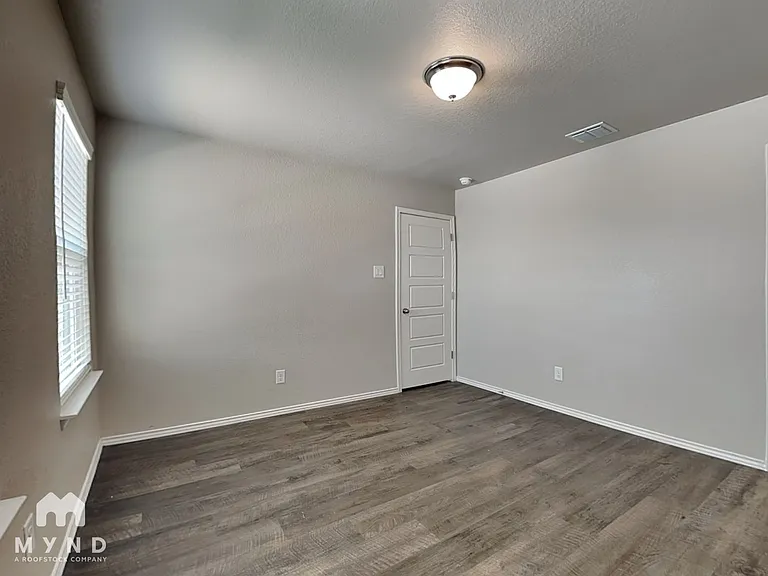 247 Stevens Smt — Photo 13