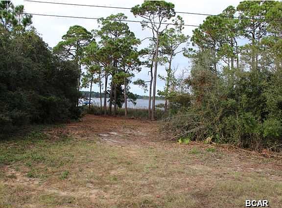 2nd image of Lakeside Dr