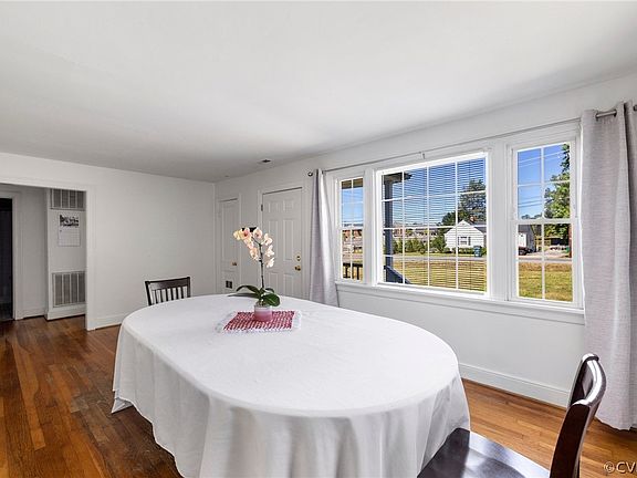 5th image of 2307 Homeview Dr