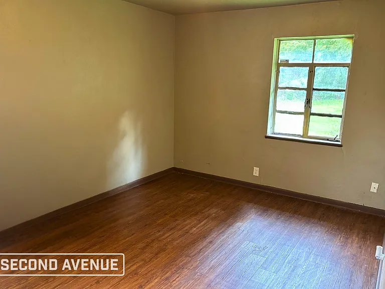 1728 Meyers Pl — Photo 4