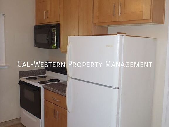 3rd image of 3953 Bismarck Dr