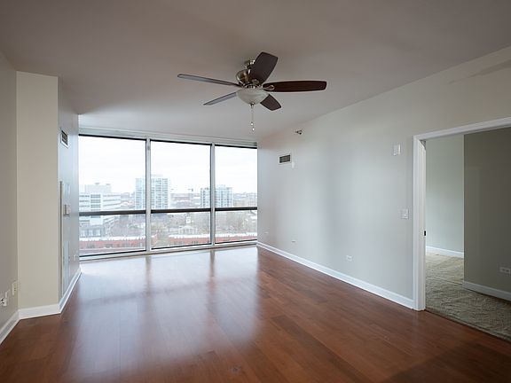 3rd image of 1841 S Calumet Ave #Gu130