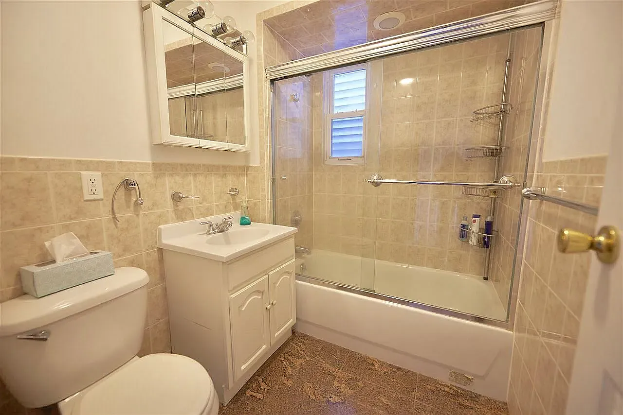 2 bed, 877 sqft, $2,100 — Photo 3