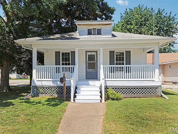 2nd image of 304 N Chiles St