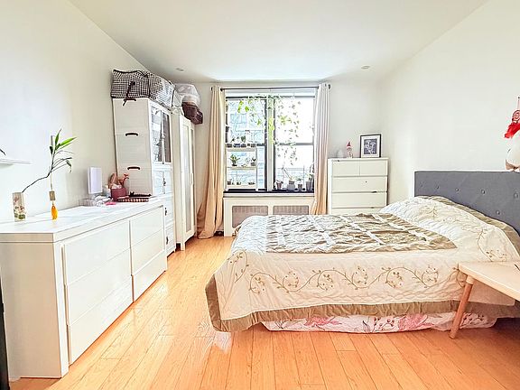 3rd image of 138-70 Elder Ave #4