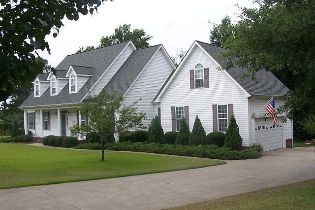 1st image of 1007 Corbett St