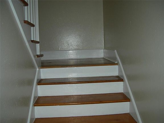 2nd image of 2801 Lawnview St