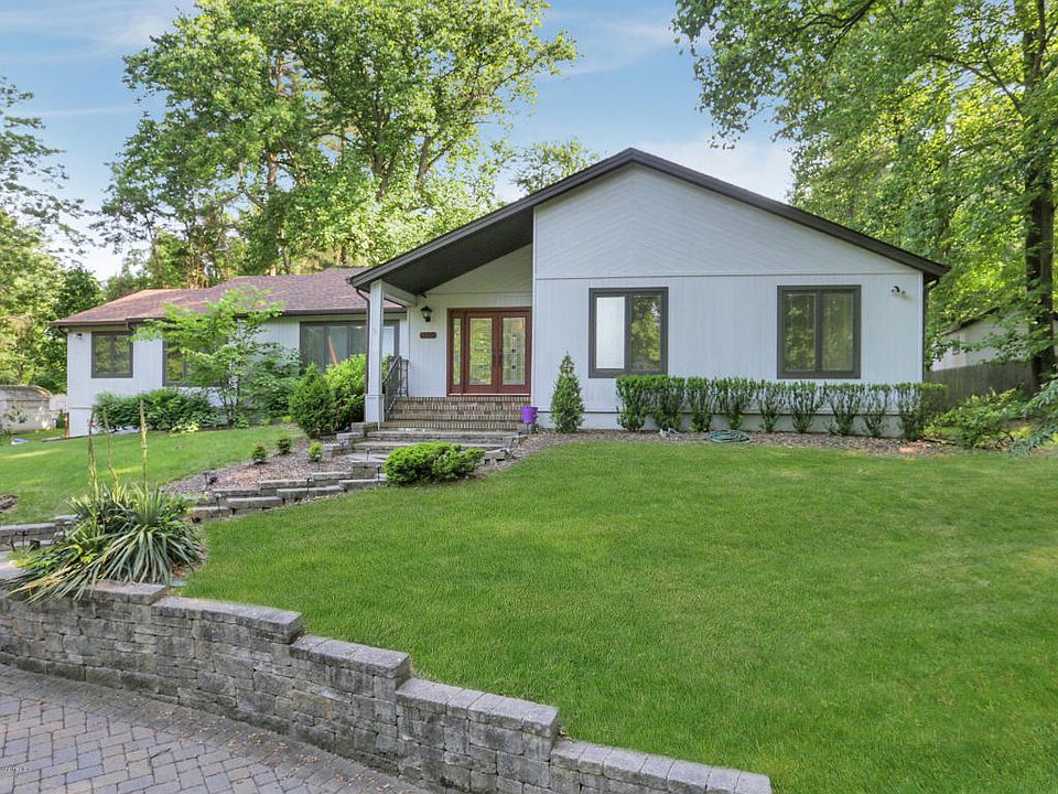 1st image of 123 Willow Grove Dr