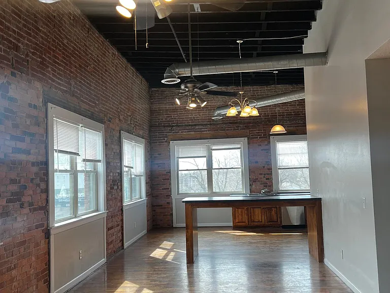 145 W Pine St #J — Photo 3