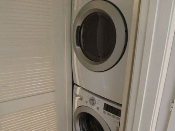4th image of 1823 Holmby Ave APT 102
