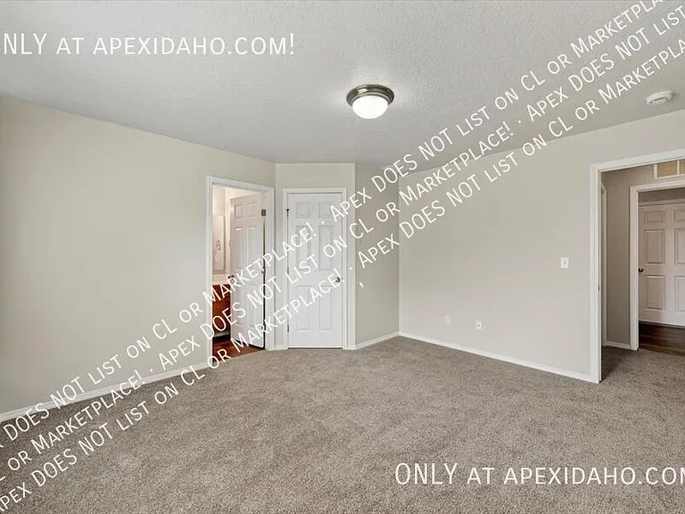 3851 N Lezana Ave — Photo 27