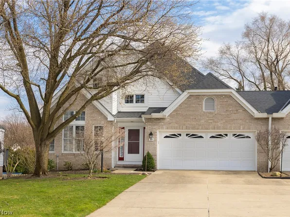 23 Nantucket Row, Rocky River, OH 44116