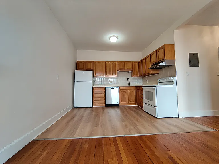 168 Winthrop Rd #2 — Photo 10