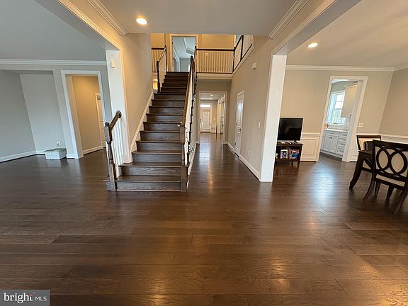 3rd image of 11039 Oakton View Dr
