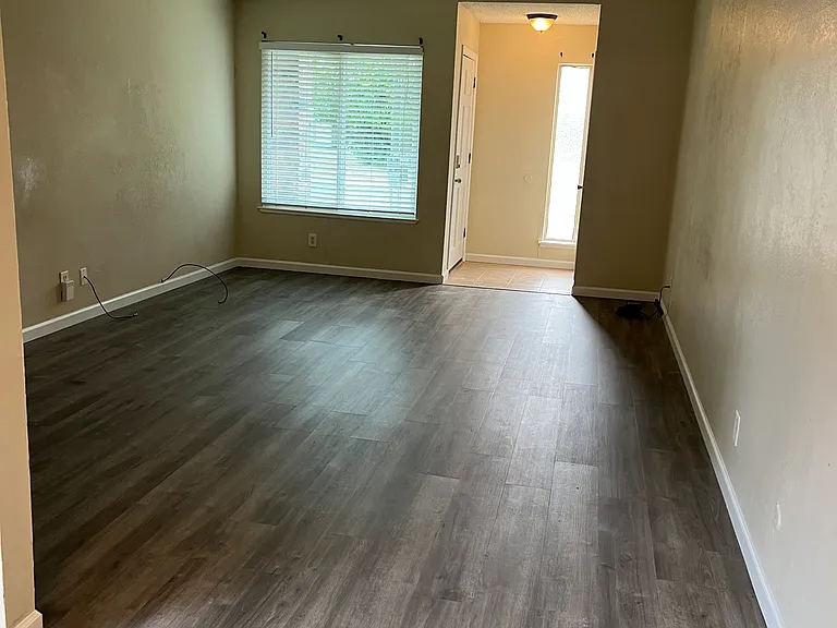 7315 Sakura Ct — Photo 2