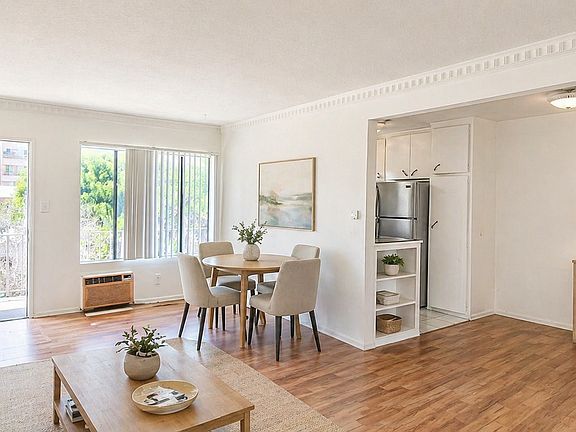 3rd image of 1220 Cole Pl APT 8