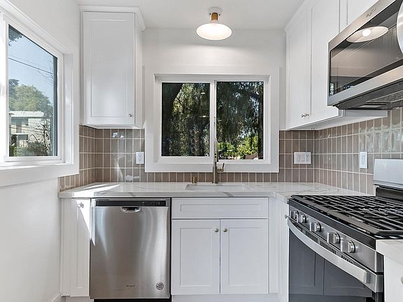 3rd image of 2616 Glendale Blvd #0