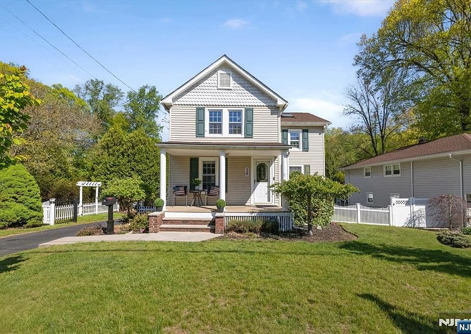 1st image of 38 Maple Ave
