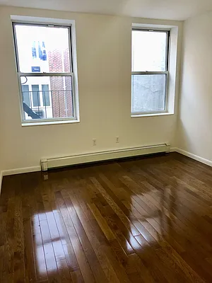 Rented by Century 21 New Golden Age Realty | media 4