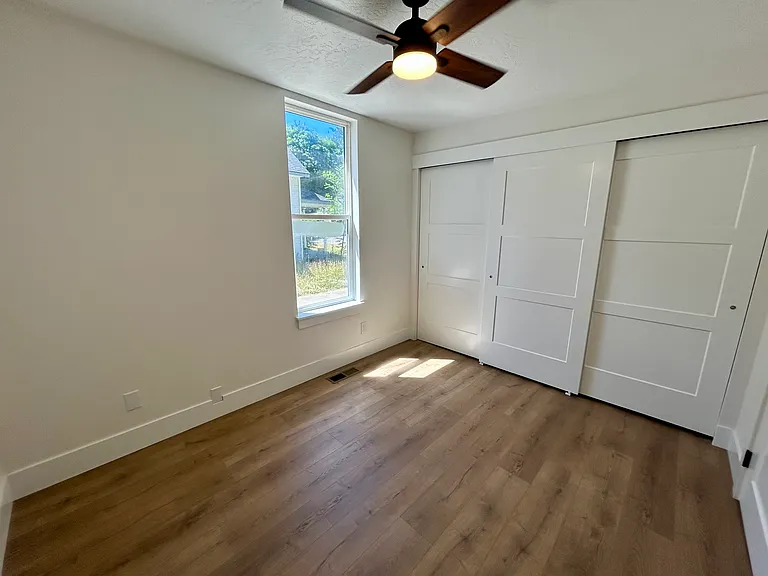Downstairs Bedroom 1