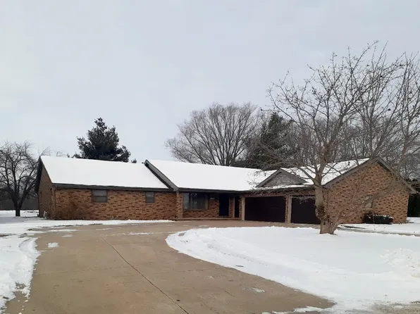 N3992 Shamrock Cir, Freedom, WI 54913