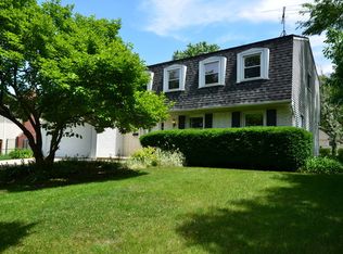 2223 S Bradford Dr, Wheaton, IL