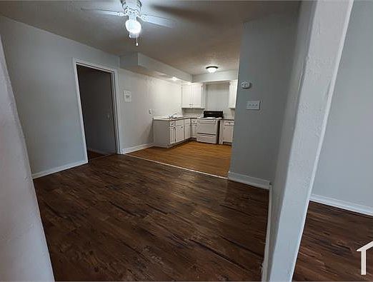 3rd image of 512 NW 90th St